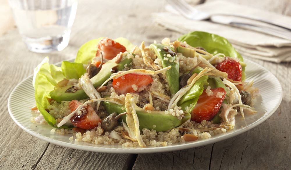 Quinoasalade Met Avocado Pijnboompitten En Kipfilet