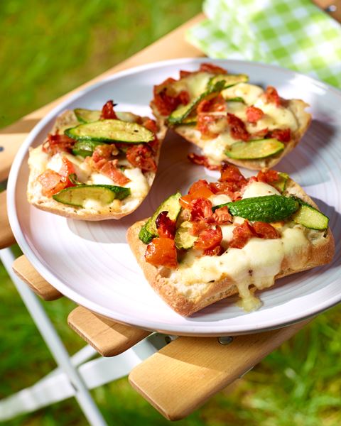 recipe image Ciabatta met zongedroogde tomaten, gegrilde courgette en mozzarrella