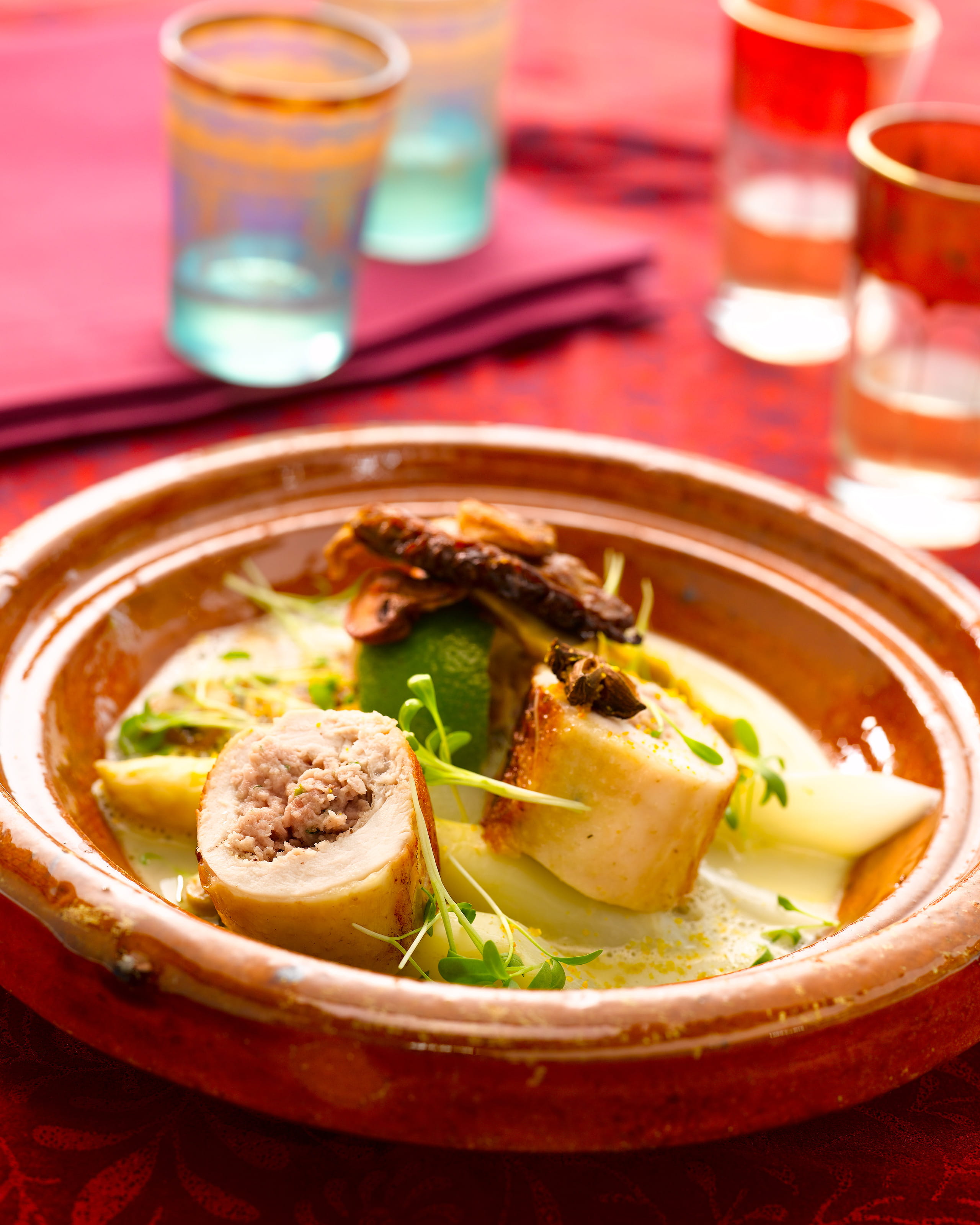 recipe image Gevogelteroulade met ras-el-hanout en mousse van kikkererwten met komijn