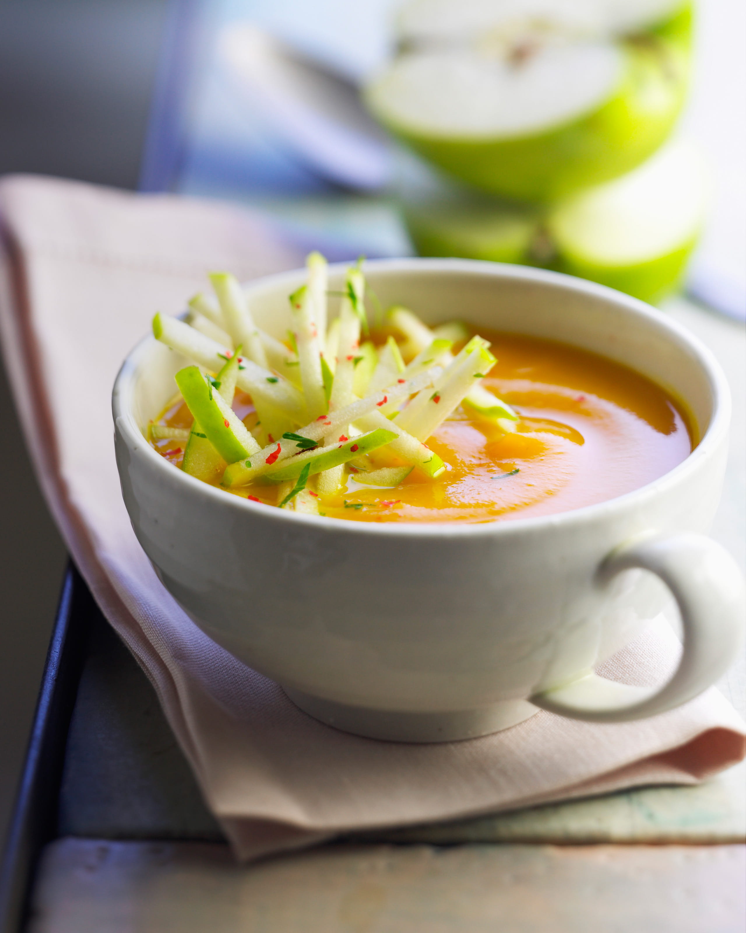 recipe image Pompoenroomsoep met zure appelen