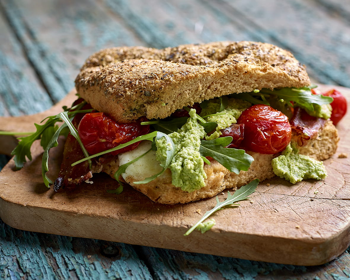 recipe image Croque focaccia met buffelmozzarella en broccolipesto