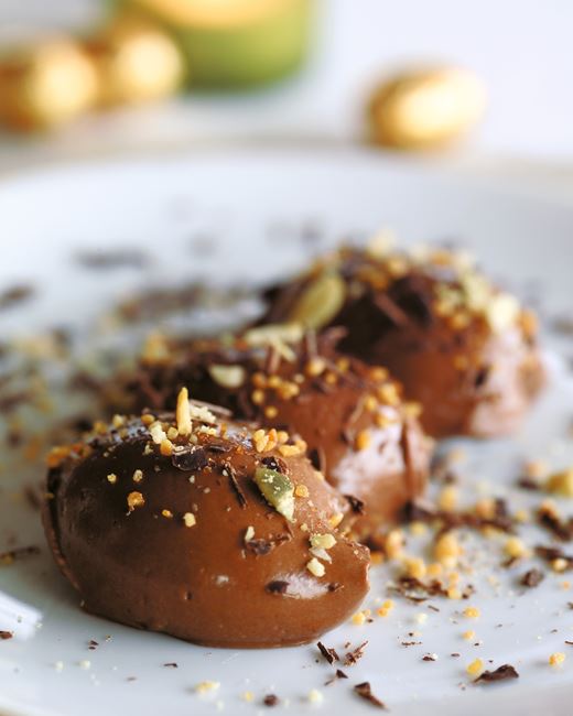 recipe image Eitjes van bittere chocolade met mascarpone en sinaasappelpoeder