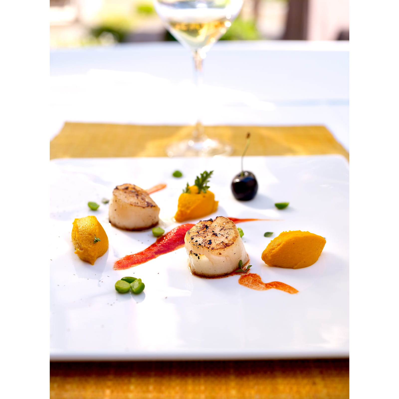 recipe image Gebakken St Jacob vruchten met mousseline van wortelen en sinaasappel