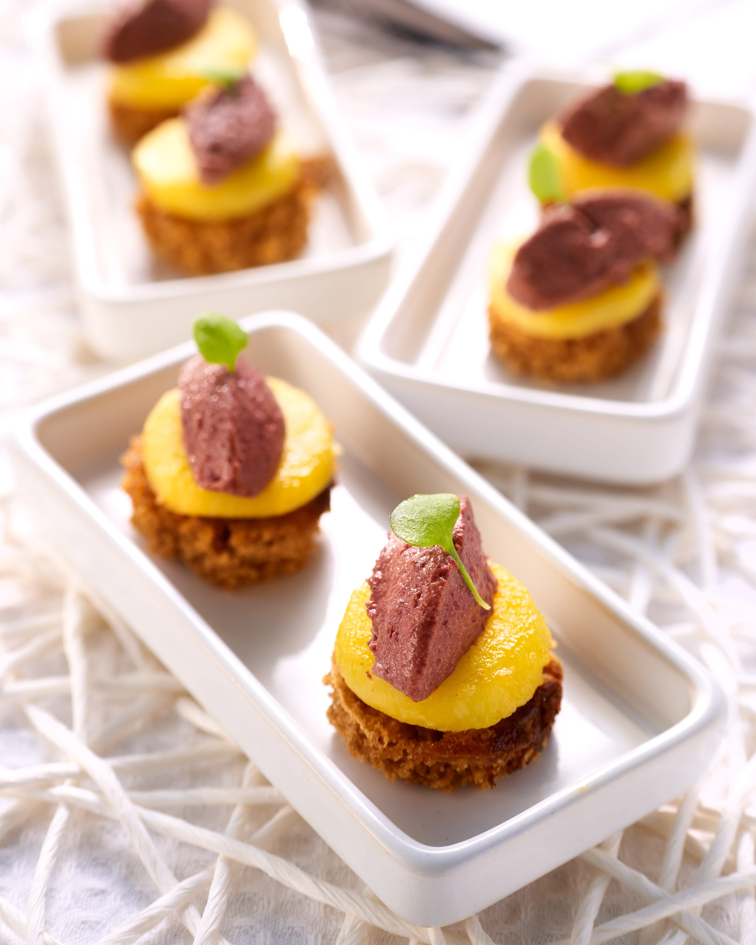 recipe image Torentje van peperkoek, appel en paté