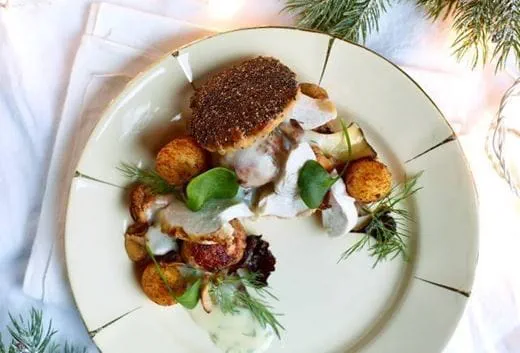 recipe image Feestelijke vol au vent van kalkoen met wildballetjes, kastanjes, bospaddenstoelen en huisgemaakte kroketten