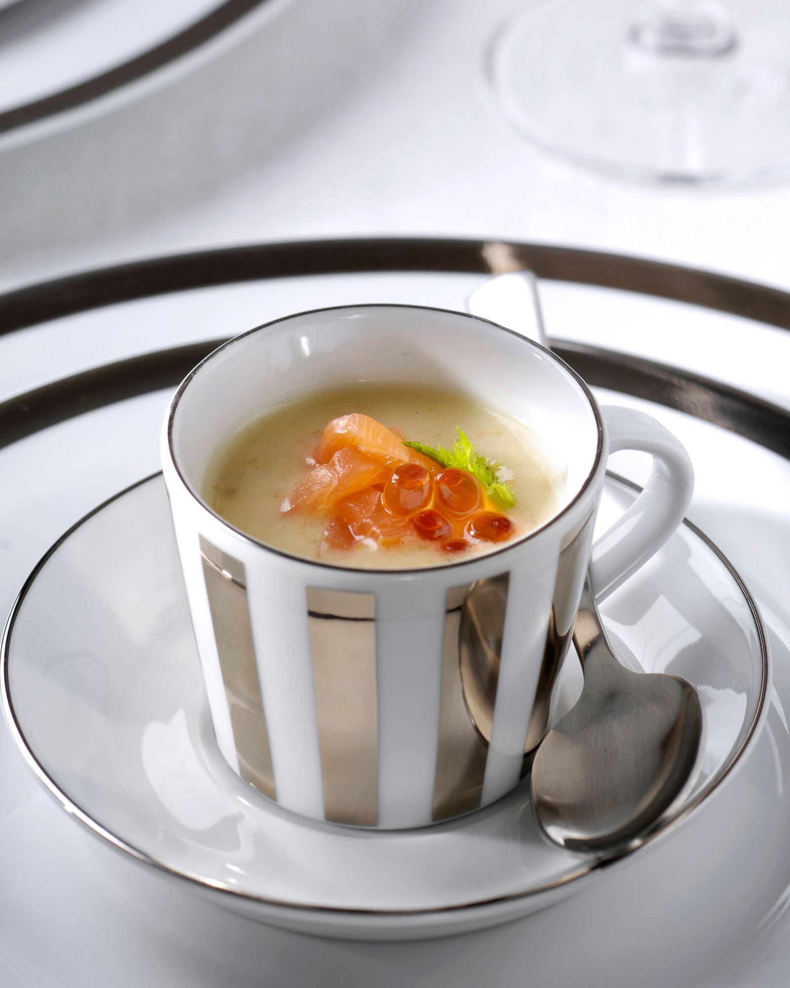 recipe image Romig minisoepje van venkel met gerookte zalm