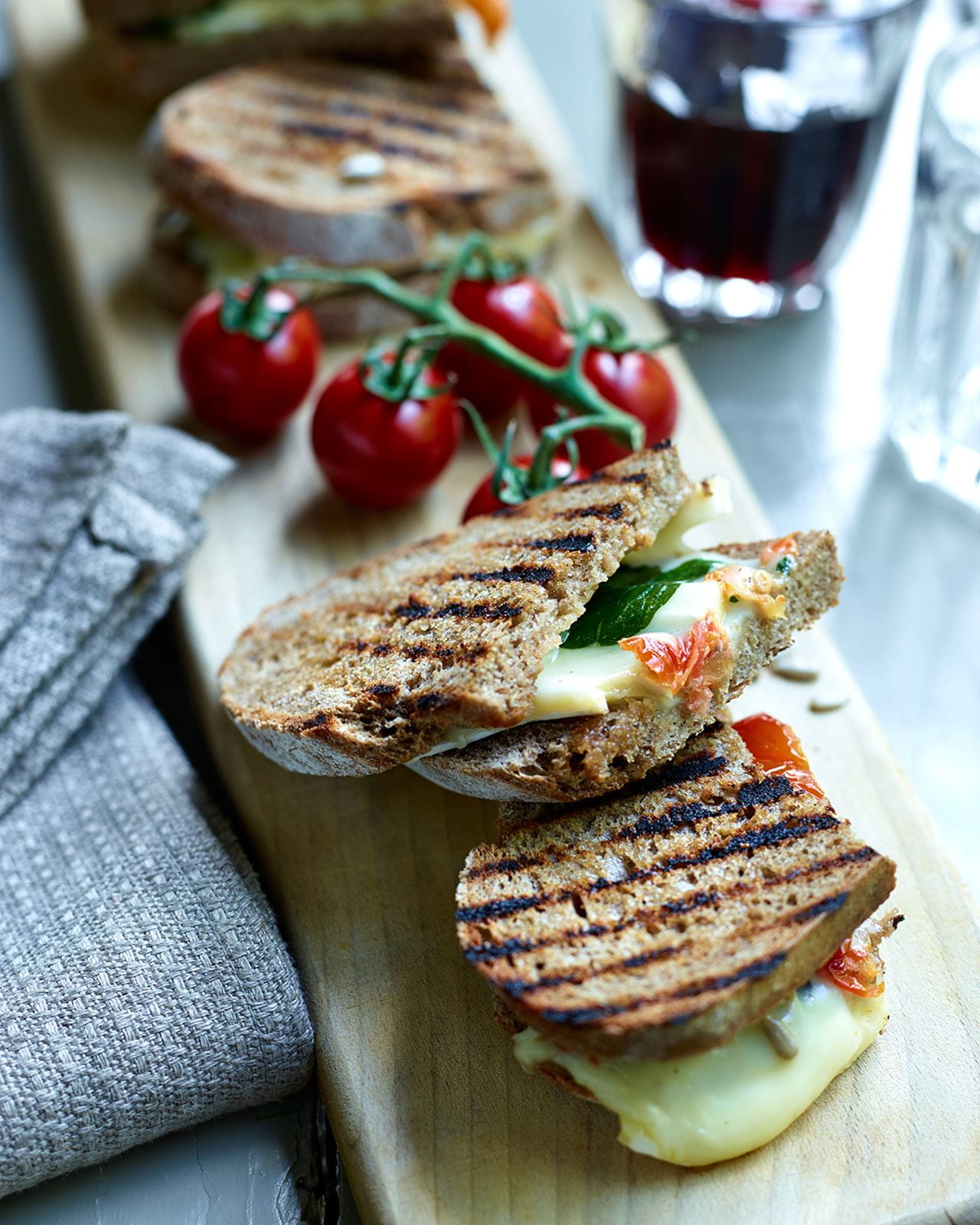 recipe image Croque monsieur met brie en halfgedroogde tomaatjes