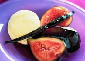 recipe image Vanille-ijs met gebakken vruchten en Porto