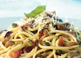 recipe image Linguini met ansjovis, olijven en kappertjes