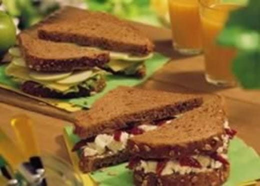 recipe image Waldkorn met gedroogde tomaat en geitenkaas