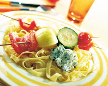 recipe image Brochettes van gegrilde groenten met Effi-saus met koriander