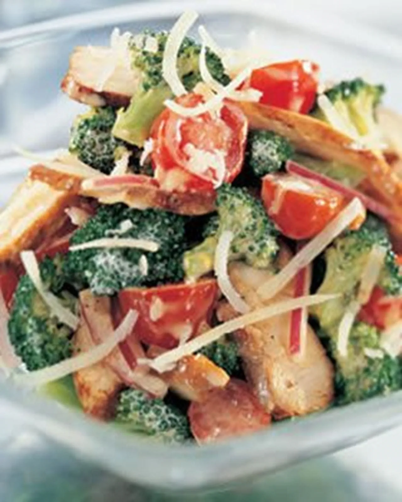 recipe image Kipfilet met broccoli, cherry tomaatjes en basilicum