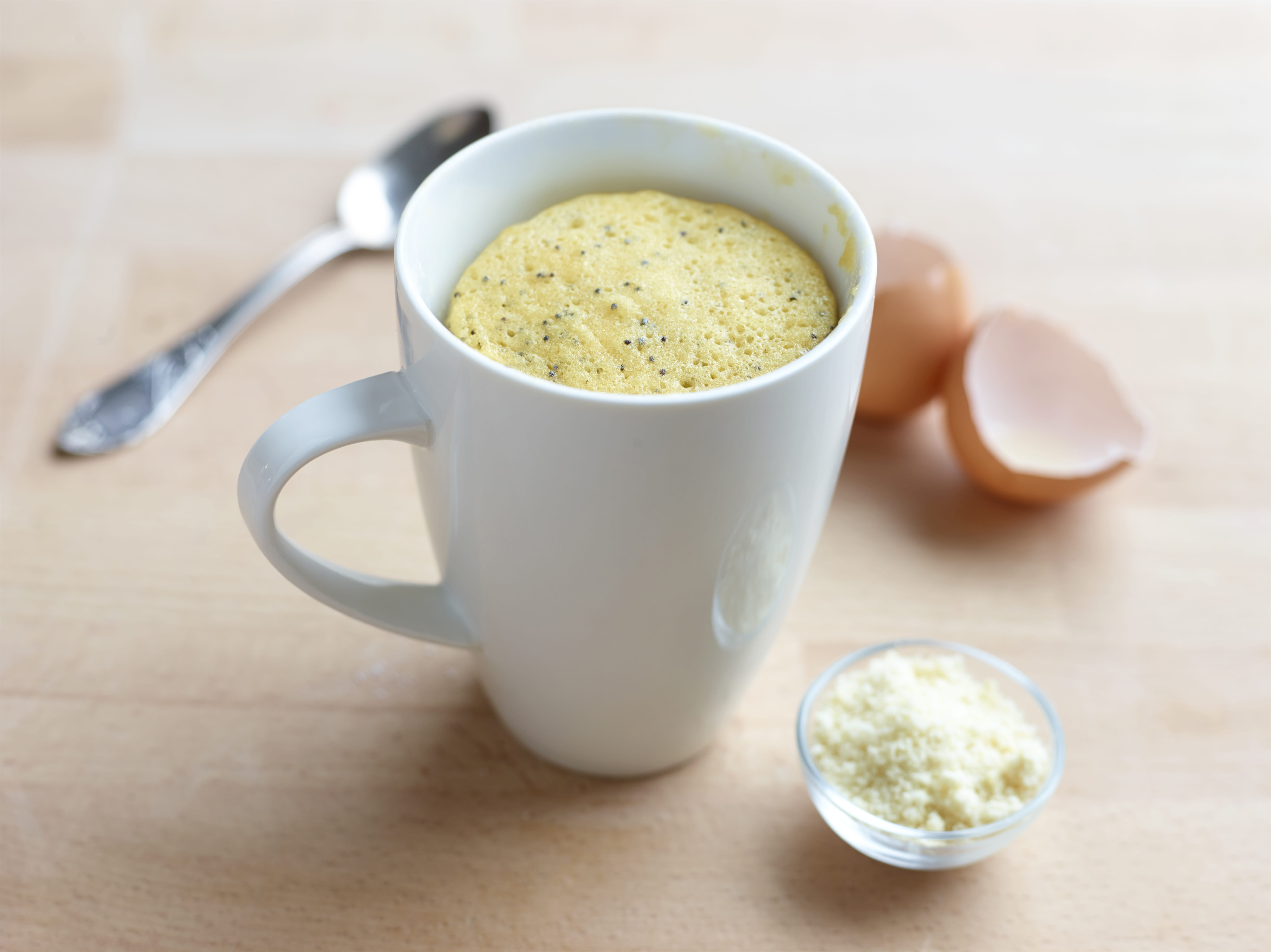 recipe image Mug Cake met Citroen, Maanzaad en Amandel